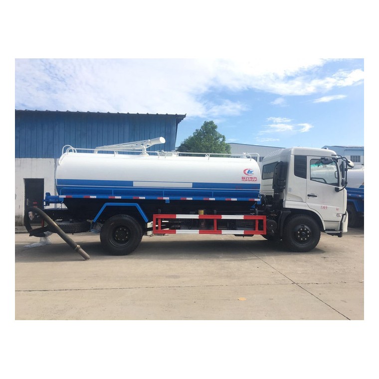 城市环卫的“左右手” 高压清洗车与吸粪车的协同作业